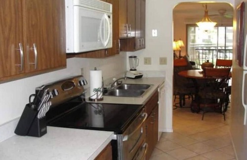 Indian Harbour Beach Condominio | Walk to Beach Quiet Community awesome Amenities!