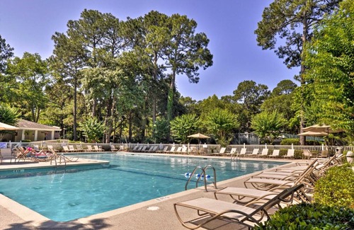 Folly Field Apartamento | Walk to Beach Resort-Style Hilton Head Condo!