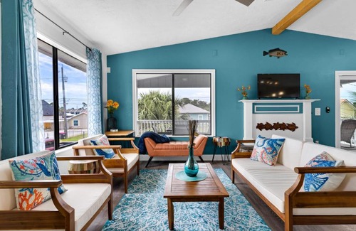 Silver Sands Casa | Walk to Beach Restaurants Fire Pit Large Porch