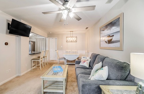 Caine Woods Condominio | Walk to Beach + Restaurants: Ocean City Getaway