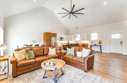 Sebago Casa | Walk to Beach & Sebago Lake: Luxe Family Getaway!