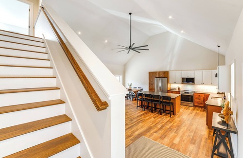 Sebago Casa | Walk to Beach & Sebago Lake: Luxe Family Getaway!