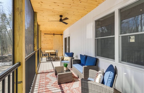 Sebago Casa | Walk to Beach & Sebago Lake: Luxe Family Getaway!