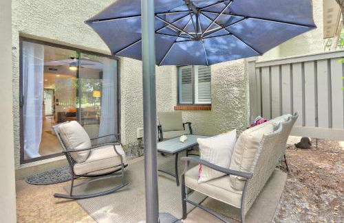 Folly Field Casa | Walk to Beach Pet Friendly BBQ Grill