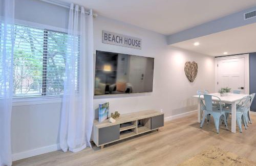 Folly Field Casa | Walk to Beach Pet Friendly BBQ Grill