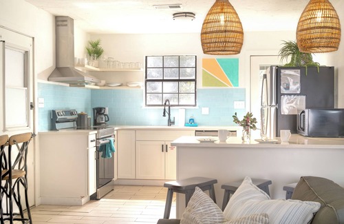 El Centro Beach Casa | Walk to Beach, Hot Tub, Fire Pit, King Bed! Ask about monthly rentals in winter!