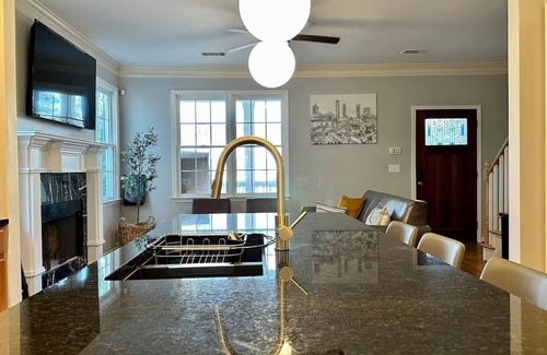 Peoplestown Casa | Walk to Beltline, Restaurants & Grant Park! King Primary Suite!