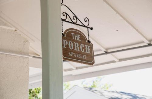 Fort Myers River District Apartamento | Walk to Best Eats and Shops and Stay in Style