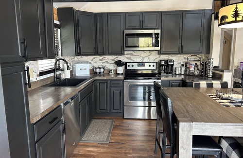 DuBois Cabina | WALK TO BIMINI BEACH! 5 Bedrooms /3 Baths / Sleeps 10