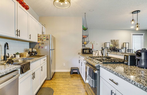 Whittier Casa | Walk to Bites & Whittier Park: Uptown Getaway!
