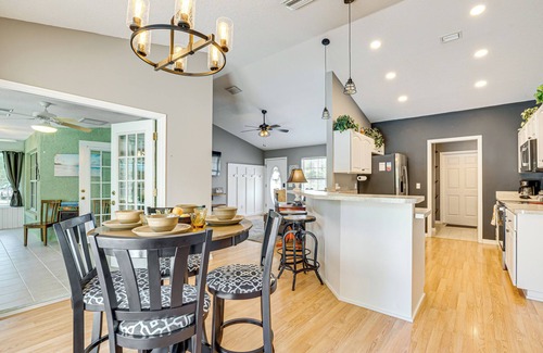 Crystal River Casa | Walk to Boat Ramp: Dunnellon Home w/ Private Yard!