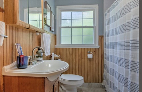 Bristol Casa | Walk to Casino, close to downtown, BMS, and pet friendly