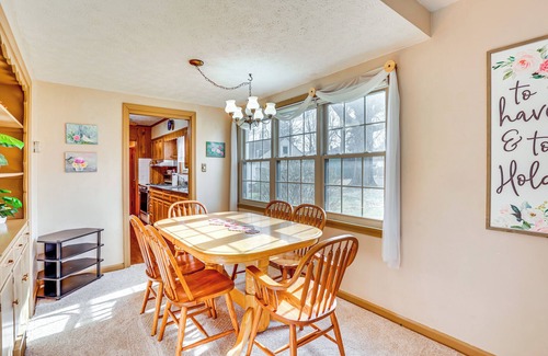 Salem Apartamento | Walk to Centennial Park: Apartment w/ Garage!