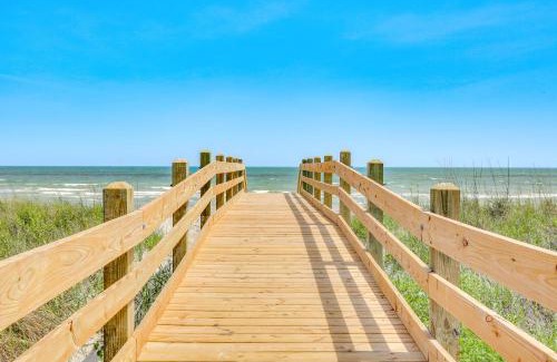 North Myrtle Beach Apartamento | Walk to Cherry Grove Beach Water-View Haven!