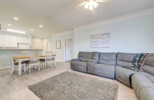 Calabash Condominio | Walk to Crow Creek Golf Club: Condo w/ Pool!