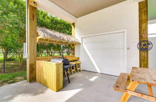 Crystal Beach Casa | Walk to Crystal Beach The Sandbar Escape