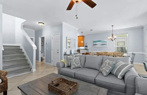 Villages of Crystal Beach Casa | Walk to Crystal Beach!!! Resort Style Pool!!!