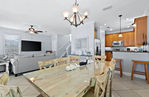 Villages of Crystal Beach Casa | Walk to Crystal Beach!!! Resort Style Pool!!!