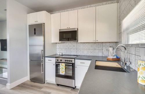 Rogers Seabreeze Apartamento | Walk to Daytona Beach & Boardwalk: Apt w/ Balcony