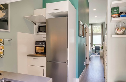 Lawton Park Casa | Walk to Discovery Park: Bright Studio in Magnolia