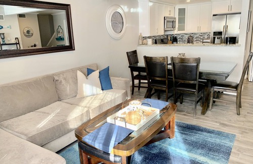 Hermosa Village Casa | Walk To Disneyland, Disneyland Rental Home 2.