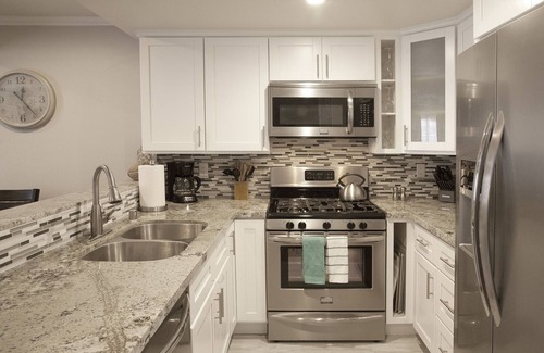 Hermosa Village Casa | Walk To Disneyland, Disneyland Rental Home 2.