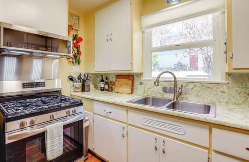 Atascadero Cabaña | Walk to Downtown Atascadero: Cottage w/Sunroom!