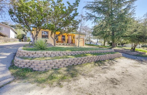 Atascadero Casa | Walk to Downtown Atascadero Cottage with Sunroom!