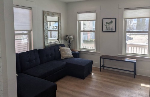Dover Casa | Walk to downtown Dover -- Full house with full kitchen, washer/dryer & large TV.