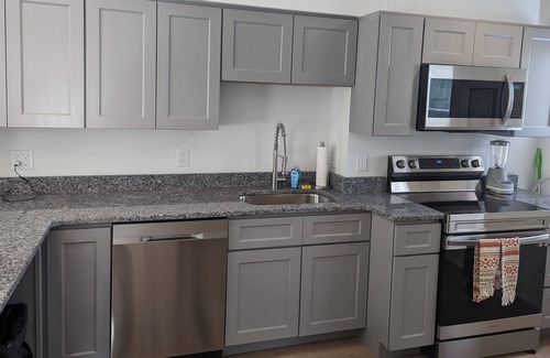 Dover Casa | Walk to downtown Dover -- Full house with full kitchen, washer/dryer & large TV.