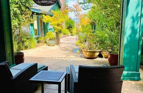 Sebastopol Casa | Walk to Downtown Sebastopol * Luxe Vacation Studio