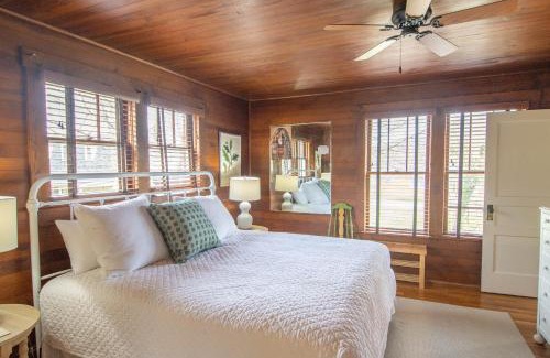 West Jefferson Casa | Walk to Downtown West Jefferson! Farmers Market, Breweries & MORE