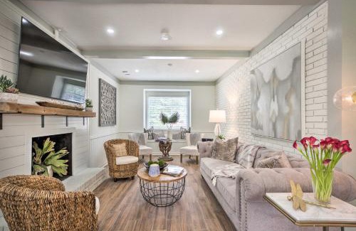 Alpharetta Casa | Walk to Dtwn Alpharetta Modern Home with Fire Pit