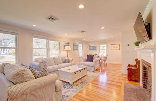 Harwich Port Casa | Walk to Earle Rd Beach Incredible Patio