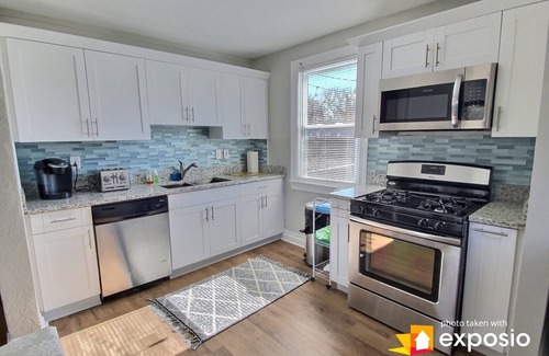 North Camellia Acres Casa | Walk to East Beach