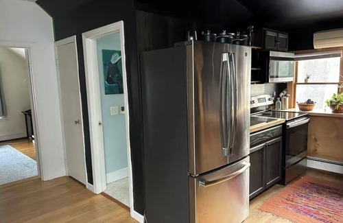 New Paltz Apartamento | Walk to Everything Charming 2-bedroom apartment in fabulous New Paltz