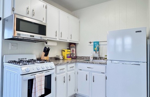 Cherokee Triangle Casa | Walk to EVERYTHING! Steps to Restaurants/Shopping/Nightlife! ~Bardstown Rd /4ppl