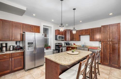 Central West End Casa | Walk to Forest Park Euclid Fire Pit Porch Swing