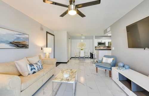 Indian Bayou Apartamento | Walk to Golf Course & Beach: Modern Destin Condo