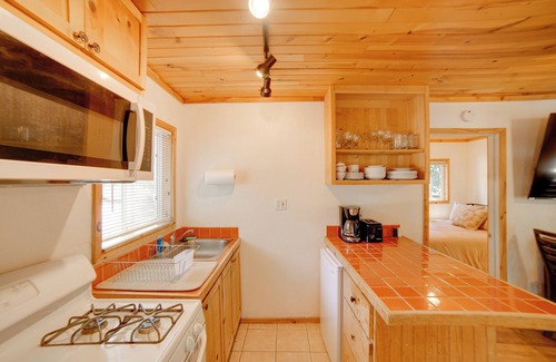 Cobb Cabina | Walk to Golf Course: Cobb Mountain Nature Escape