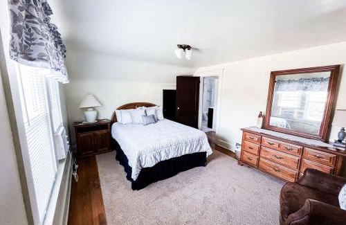Endicott Casa | Walk to Golfcourse EnJoie House PetFriendly