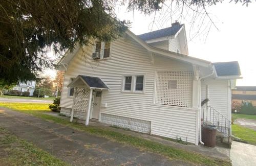 Endicott Casa | Walk to Golfcourse EnJoie House PetFriendly