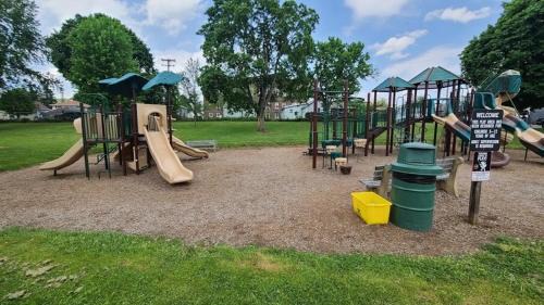 Endicott Casa | Walk to Golfcourse EnJoie House PetFriendly