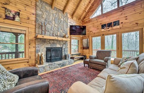 Maggie Valley Casa | Walk to Golfing Grand Maggie Valley Cabin!