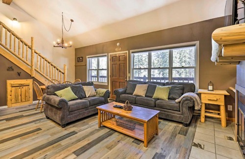 Grand Lake Apartamento | Walk to Grand Lake Riverfront Gem with Fireplace!