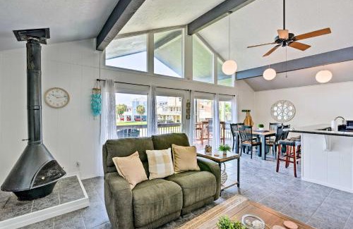 Pirates Beach Casa | Walk to Gulf Cozy Beach House in Galveston!