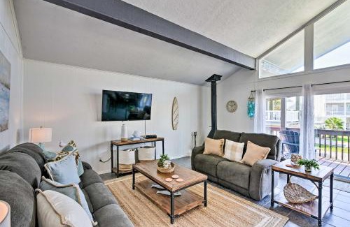 Pirates Beach Casa | Walk to Gulf Cozy Beach House in Galveston!