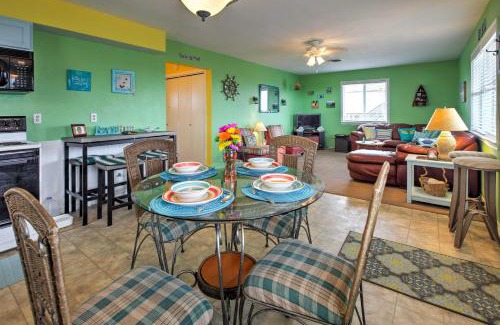 Surfside Beach Casa | Walk to Gulf Surfside Beach Home with Deck