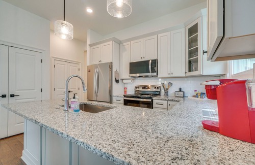 Maryville Condominio | Walk to Historic Maryville: True Southern Getaway!