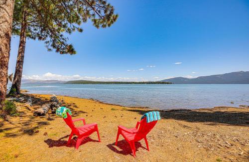 Prattville Casa | Walk to Lake Almanor Prattville Cabin with 2 Decks!